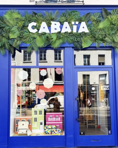 Cabaïa - Création de décors changeant selon les saisons et collections pour les devantures des 22 boutiques de la marque. - Kaki Paris