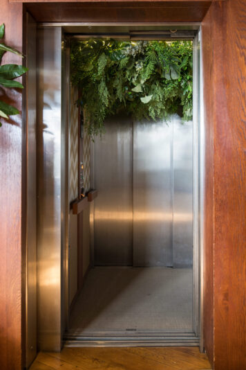 Les Ombres - Kaki Paris