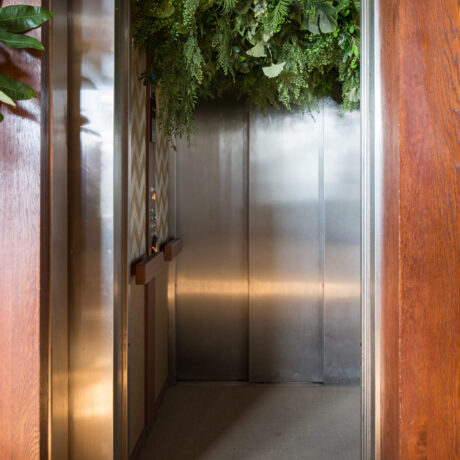 Les Ombres - Kaki Paris