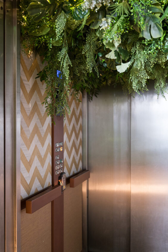 Les Ombres - Kaki Paris