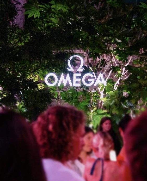 Omega - Kaki Paris